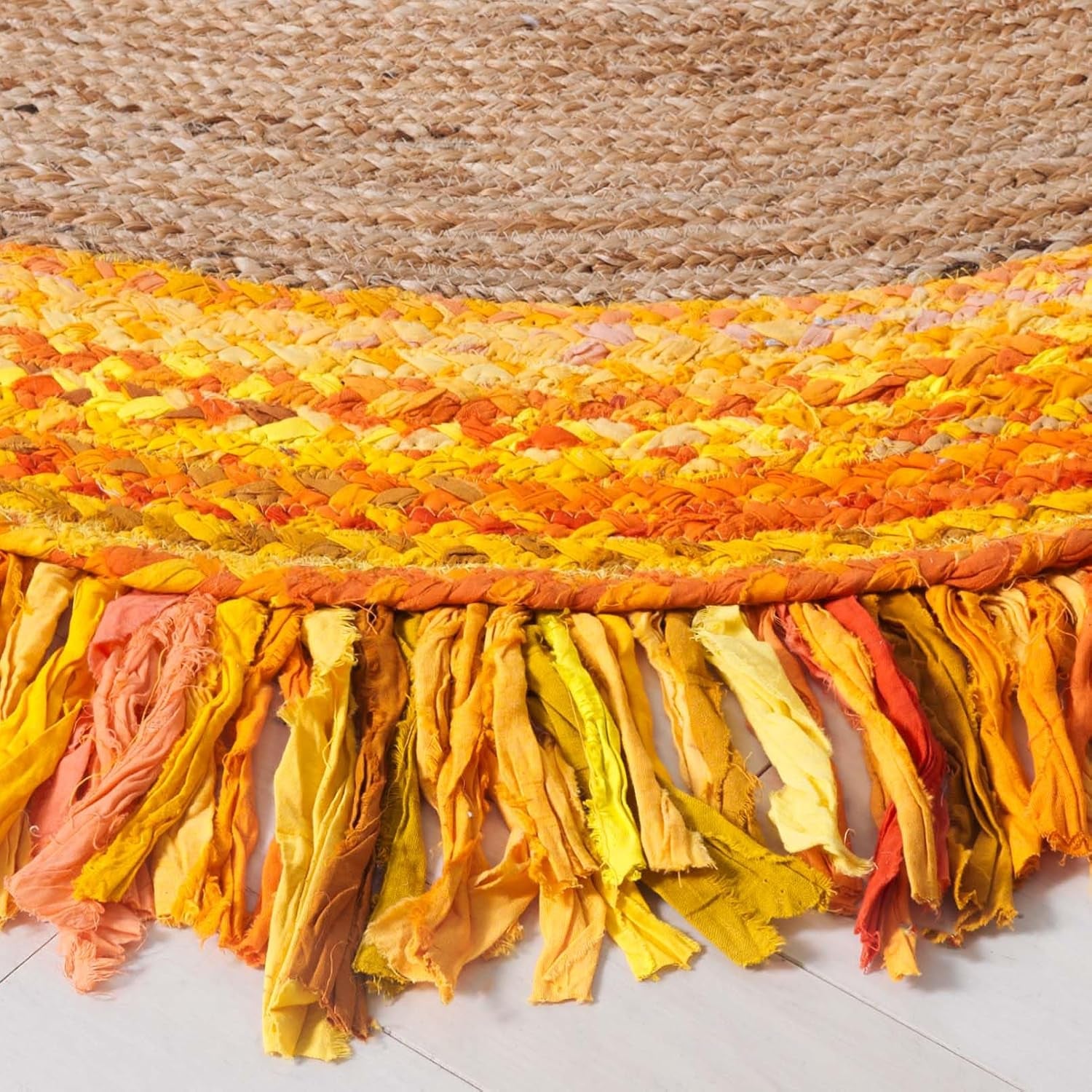 SAFAVIEH Cape Cod Collection 5' round Gold / Natural CAP701D Handmade Boho Fringe Jute & Cotton Area Rug